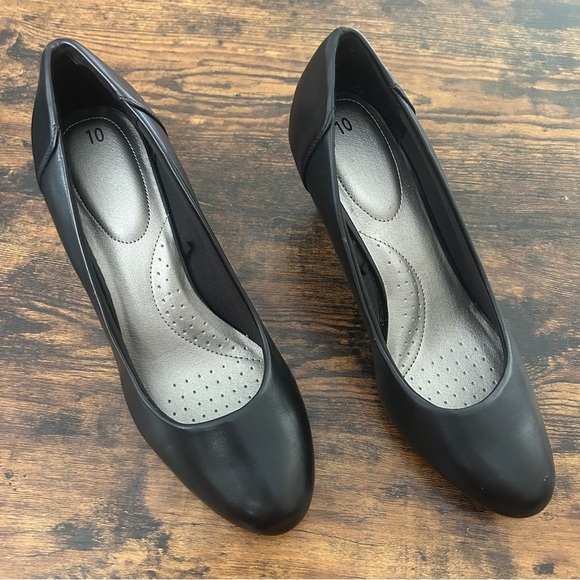 🦋 Time and Tru Black Heels Classic Office Formal Neutral Basic 10 - Picture 1 of 8